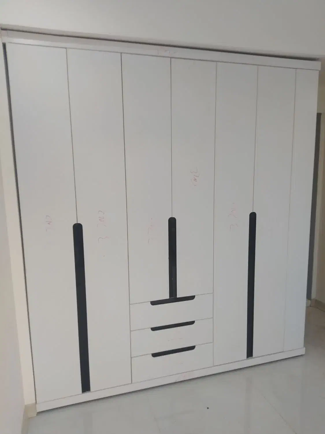 شاگرد برای نصب کابینت و کمد دیواری|استخدام صنعتی، فنی، مهندسی|کرمان, |دیوار