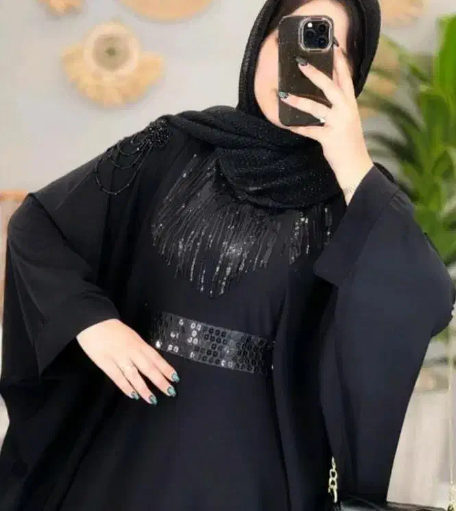 عبا الیزه|لباس|قم, جمکران|دیوار