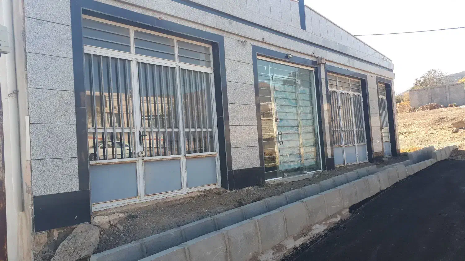 ملک تجاری و زمین مسکونی روستای ابر|فروش مغازه و غرفه|بسطام, |دیوار