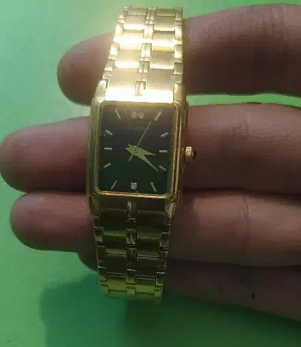 ساعت زنانه|ساعت|قائم‌شهر, |دیوار