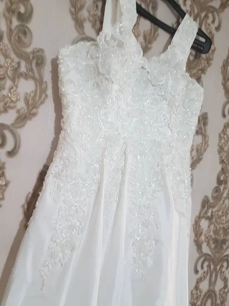 لباس عروس|لباس|فردیس, فردیس|دیوار