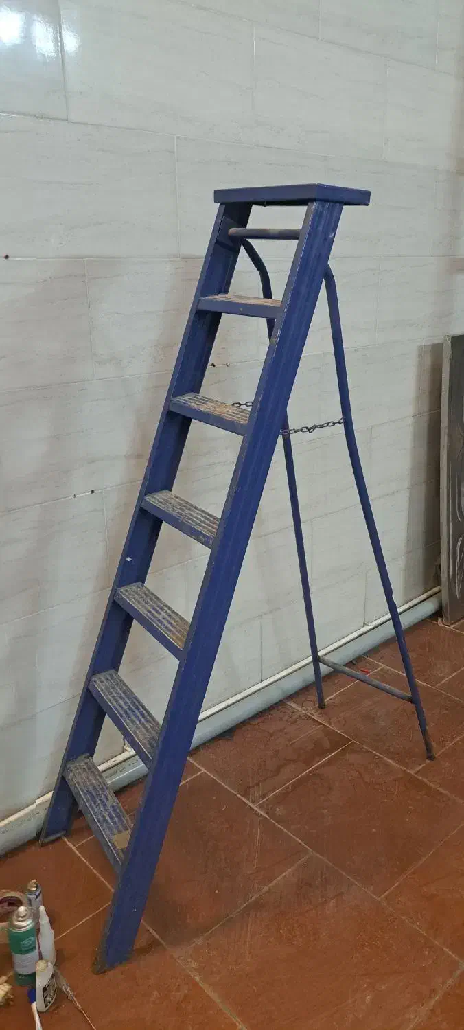 ویترین قنادی و نردبان|فروشگاه و مغازه|بروجرد, |دیوار