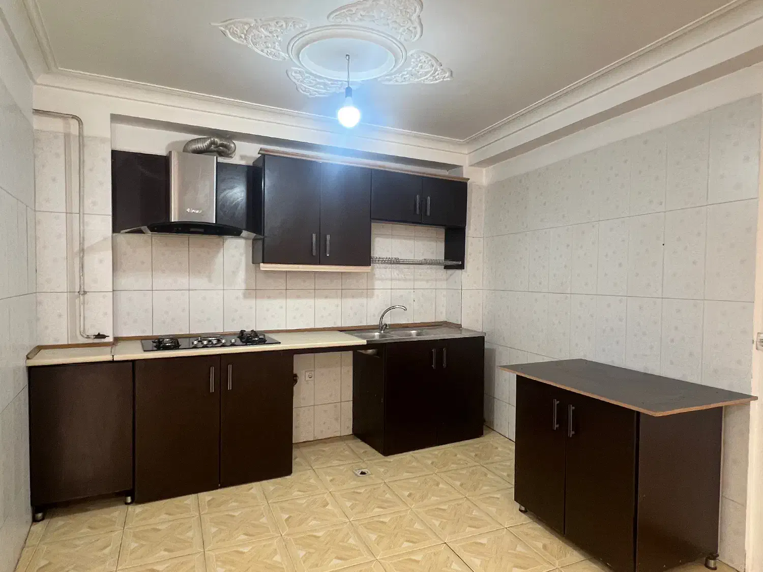 ۹۳مترآپارتمان/طبقه۲/باآسانسور/خیابان ۷۲تن|اجارهٔ آپارتمان|رودسر, |دیوار