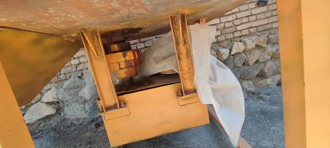 فروش یک دستگاه خلاته میکسر مخصوص بلوک زنی وینچ دار|ماشین‌آلات صنعتی|ناغان, |دیوار