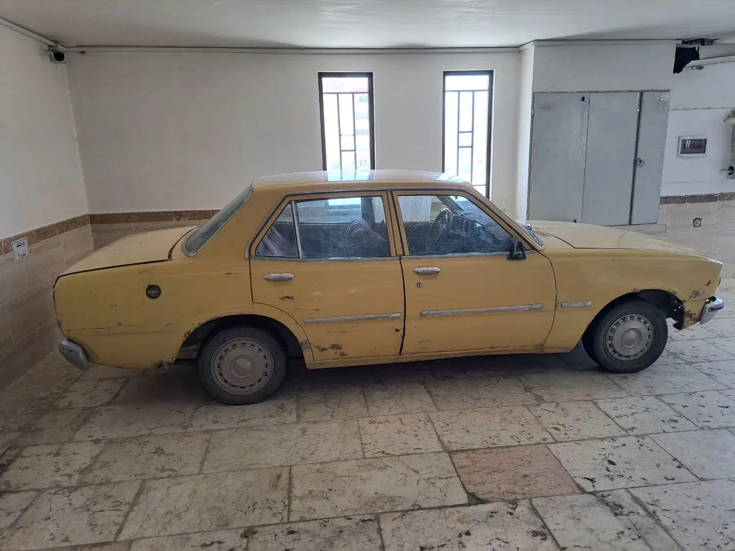 خودرو تویوتا کرونا|خودرو سواری و وانت|گلپایگان, |دیوار