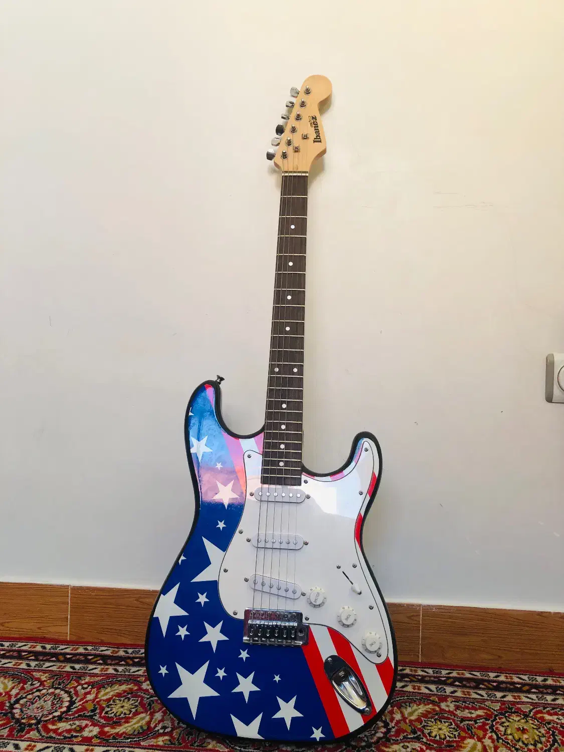 گیتار الکتریک ایبانز سری قدیم|گیتار، بیس، امپلیفایر|تبریز, |دیوار