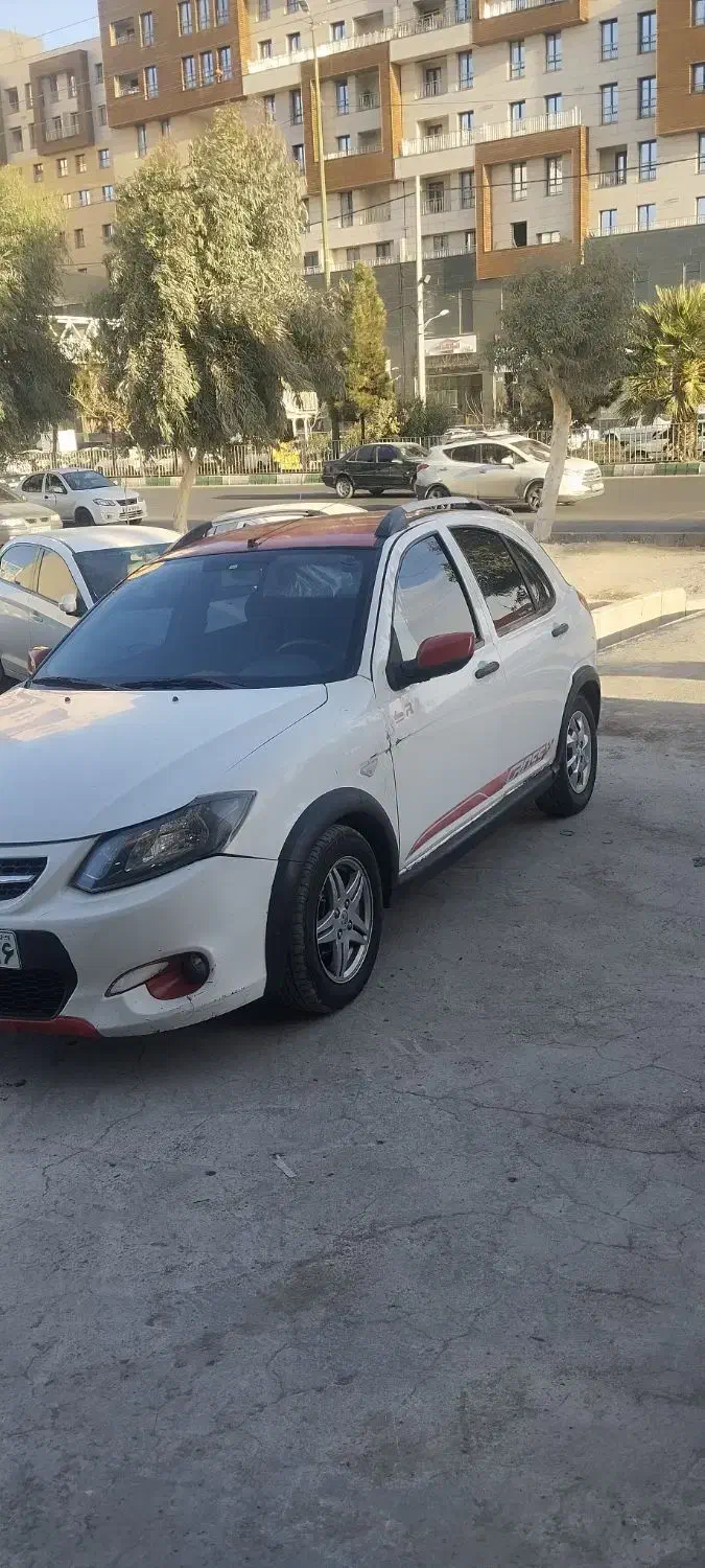 کوییک R.    1400|خودرو سواری و وانت|قم, چهل درخت‎|دیوار