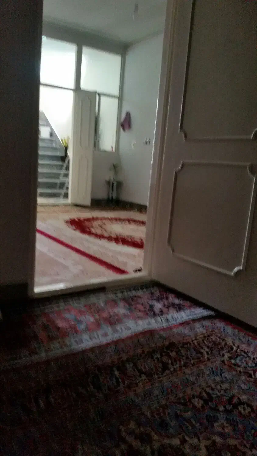 اجاره ورهن ۱۰۰ متری ۱ خوابه در باغ شریفی|فروش خانه و ویلا|قم, باغ شریفی|دیوار