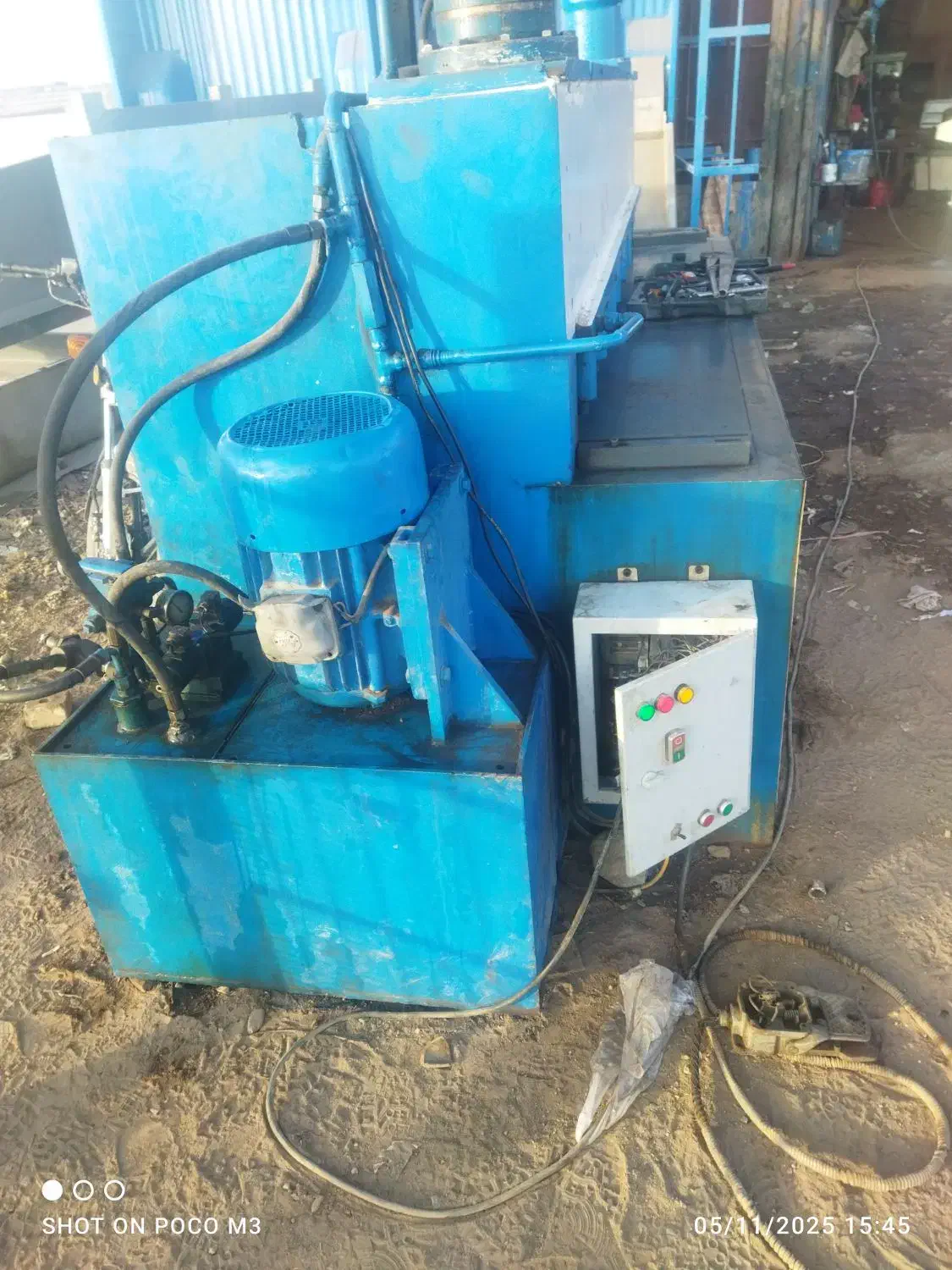 گیوتین دو نیم متری قوی تا پنج، شش میل بر|ماشین‌آلات صنعتی|نیشابور, مدرس|دیوار