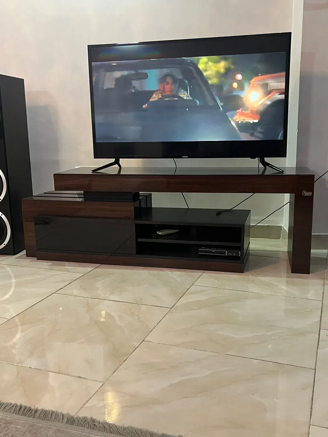 میز تلویزیون با قیمت مناسب و کم|میز تلویزیون|قائمشهر, |دیوار