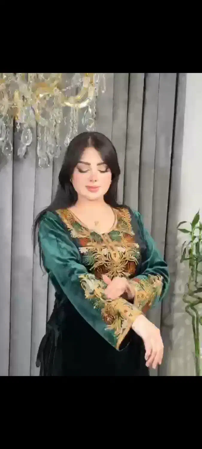 ماکسی|لباس|ری, بی‌بی شهر بانو|دیوار