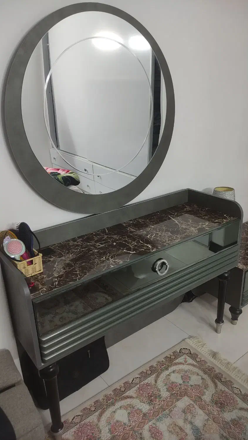 میز آرایش همراه با کنسول|مبلمان خانگی و میز عسلی|ساری, |دیوار