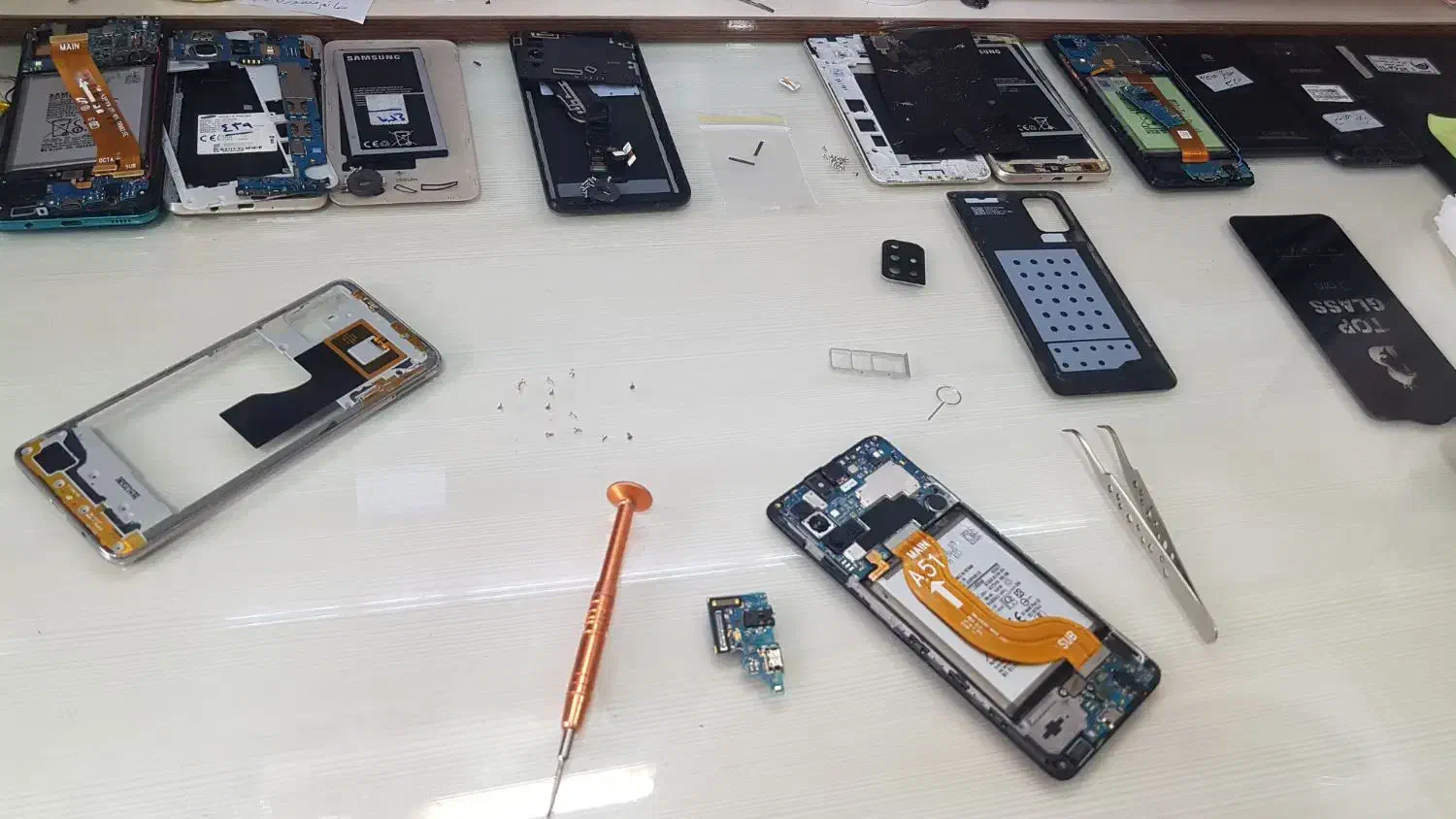 کارآموز|خدمات رایانه‌ای و موبایل|اصفهان, گلزار|دیوار