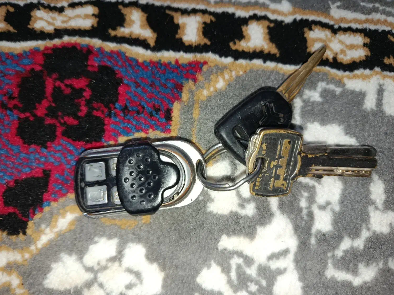 دسته کلید گم شده|اشیا|رامهرمز, |دیوار