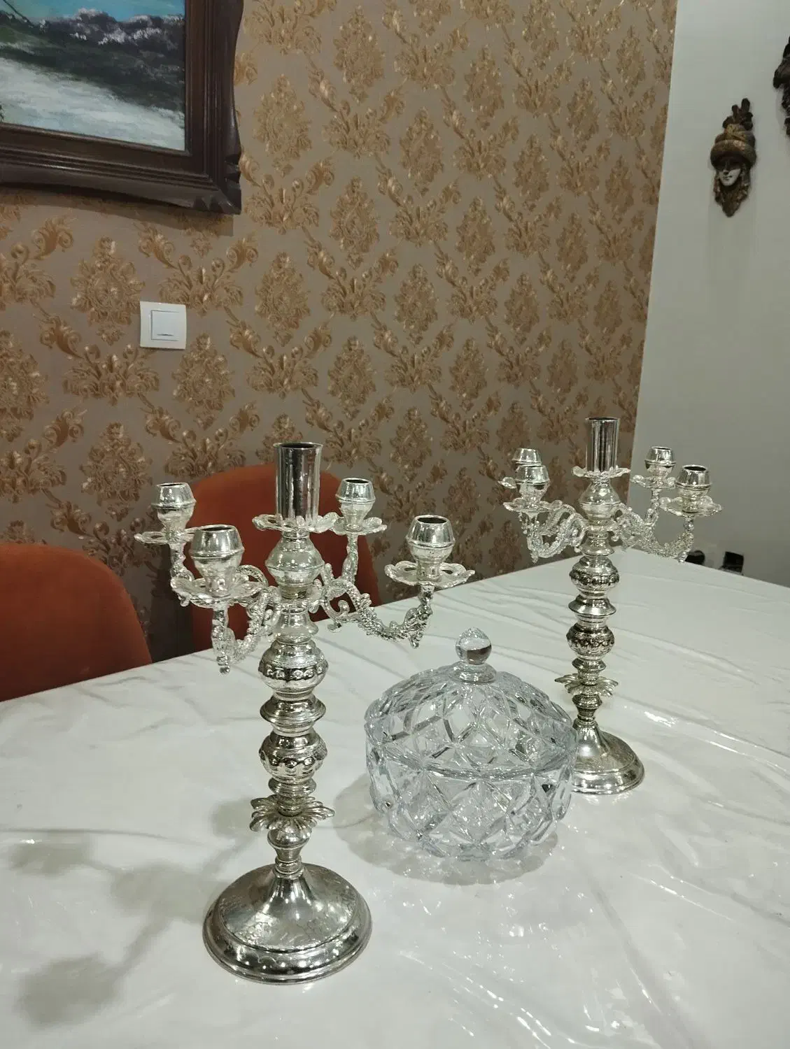 شمعدان آب نقره یک جفت|کلکسیون اشیاء عتیقه|شاهین‌شهر, خانه کارگر|دیوار