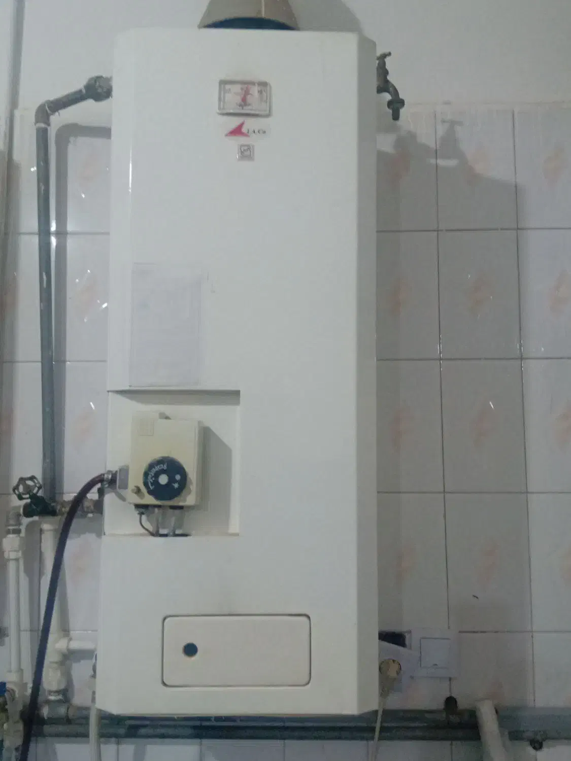 آبگرمکن|آبگرمکن، پکیج، شوفاژ|تربت جام, میان جام|دیوار