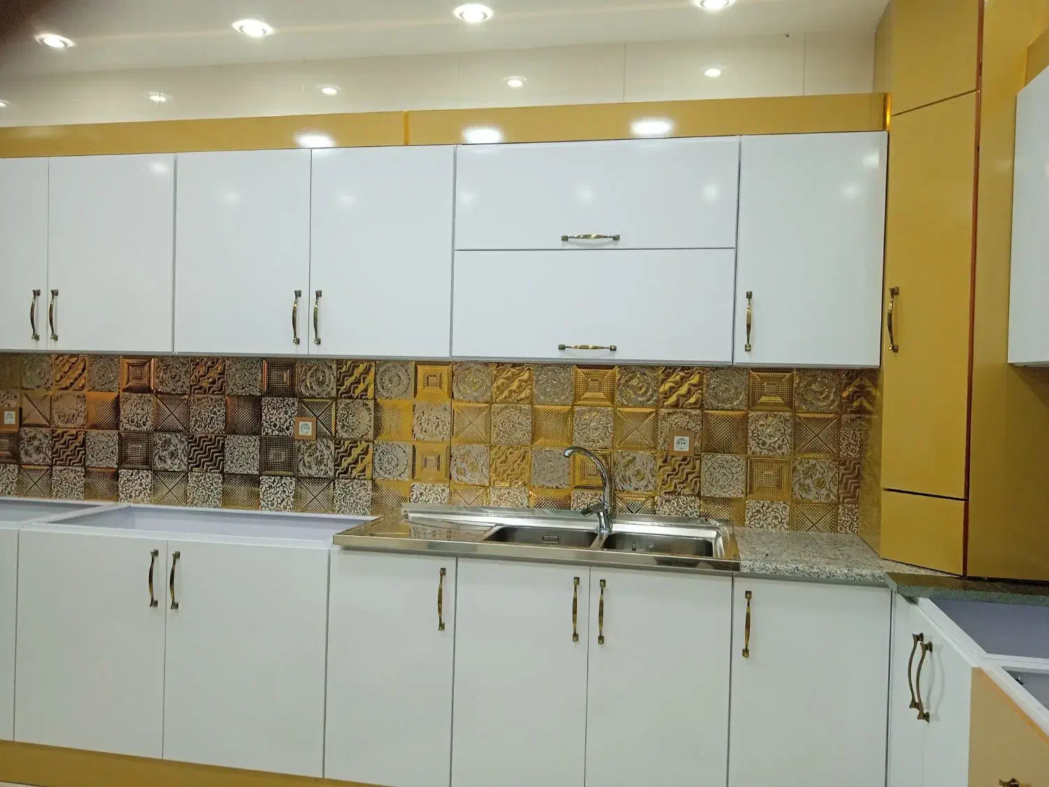 طراحی و ساخت انواع کابینت فلز|خدمات پیشه و مهارت|شیراز, نصرآباد|دیوار