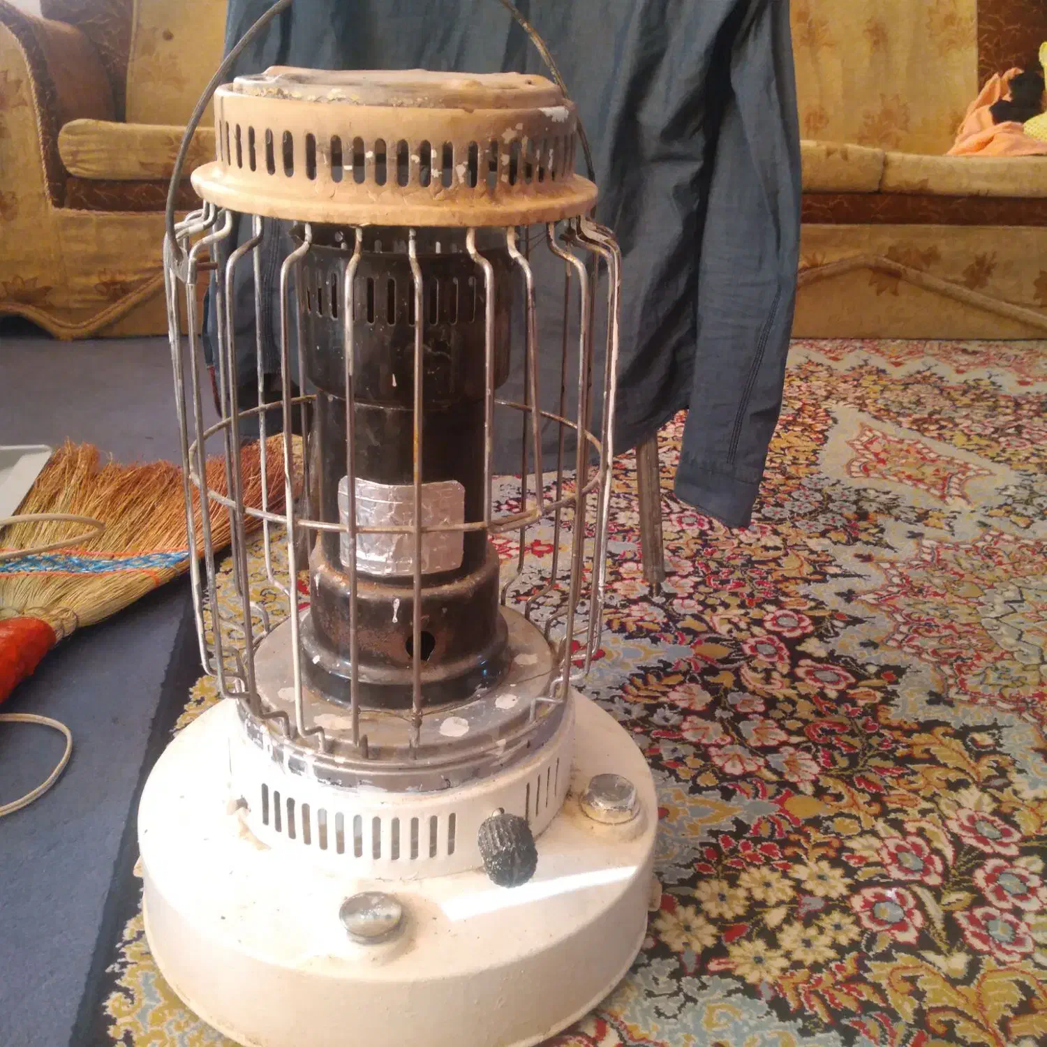 چراغ نفتی در حال کار|بخاری، هیتر، شومینه|کرمان, |دیوار