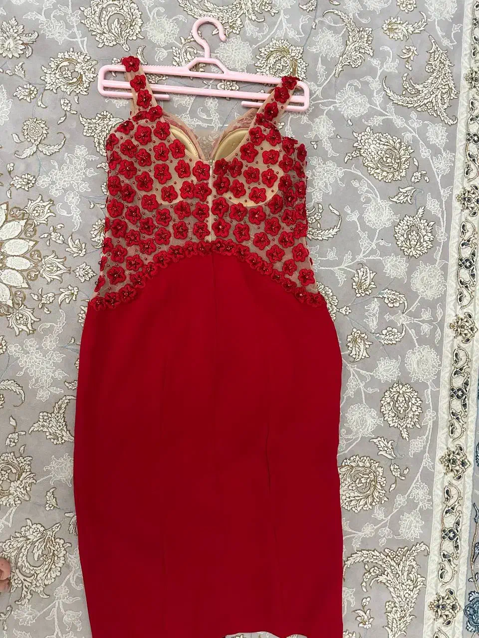 لباس و چمدان|لباس|میانه, |دیوار