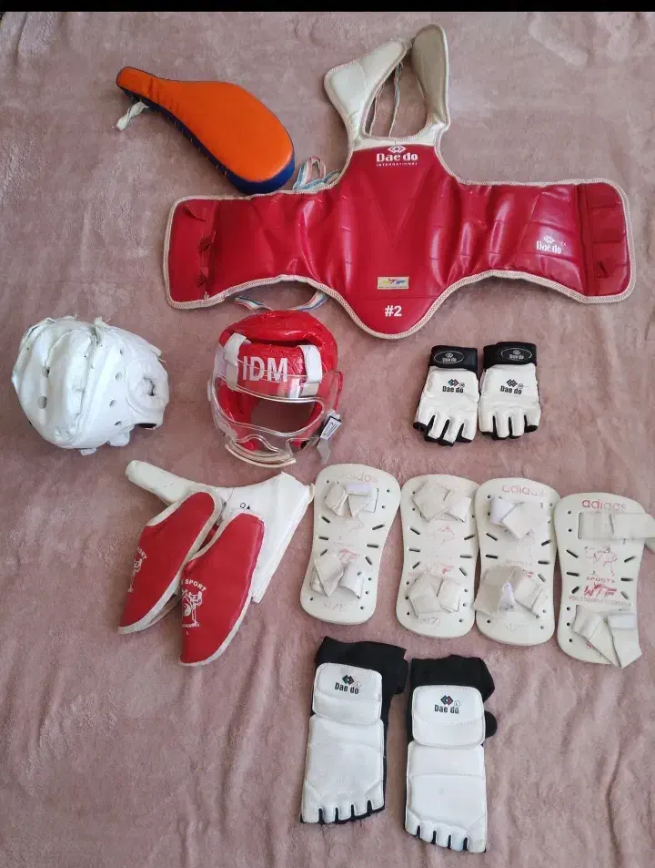 لوازم ورزشی تکواندو|تجهیزات ورزشی|کرج, کوی امامیه|دیوار