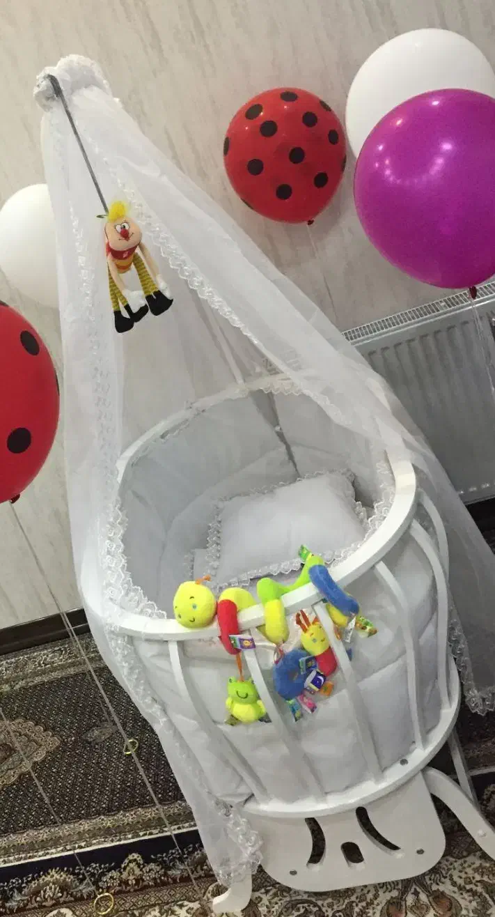 تخت نوزادی .|تخت و صندلی بچه|کهریزک, |دیوار