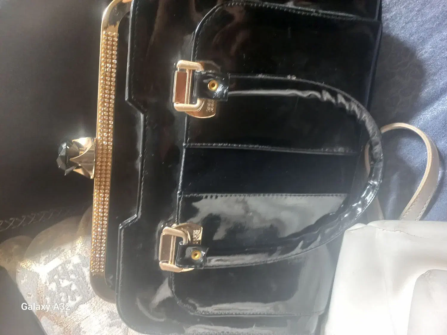 کوله ،کیف مجلسی|کیف، کفش، کمربند|قدس, شهر‌قدس|دیوار