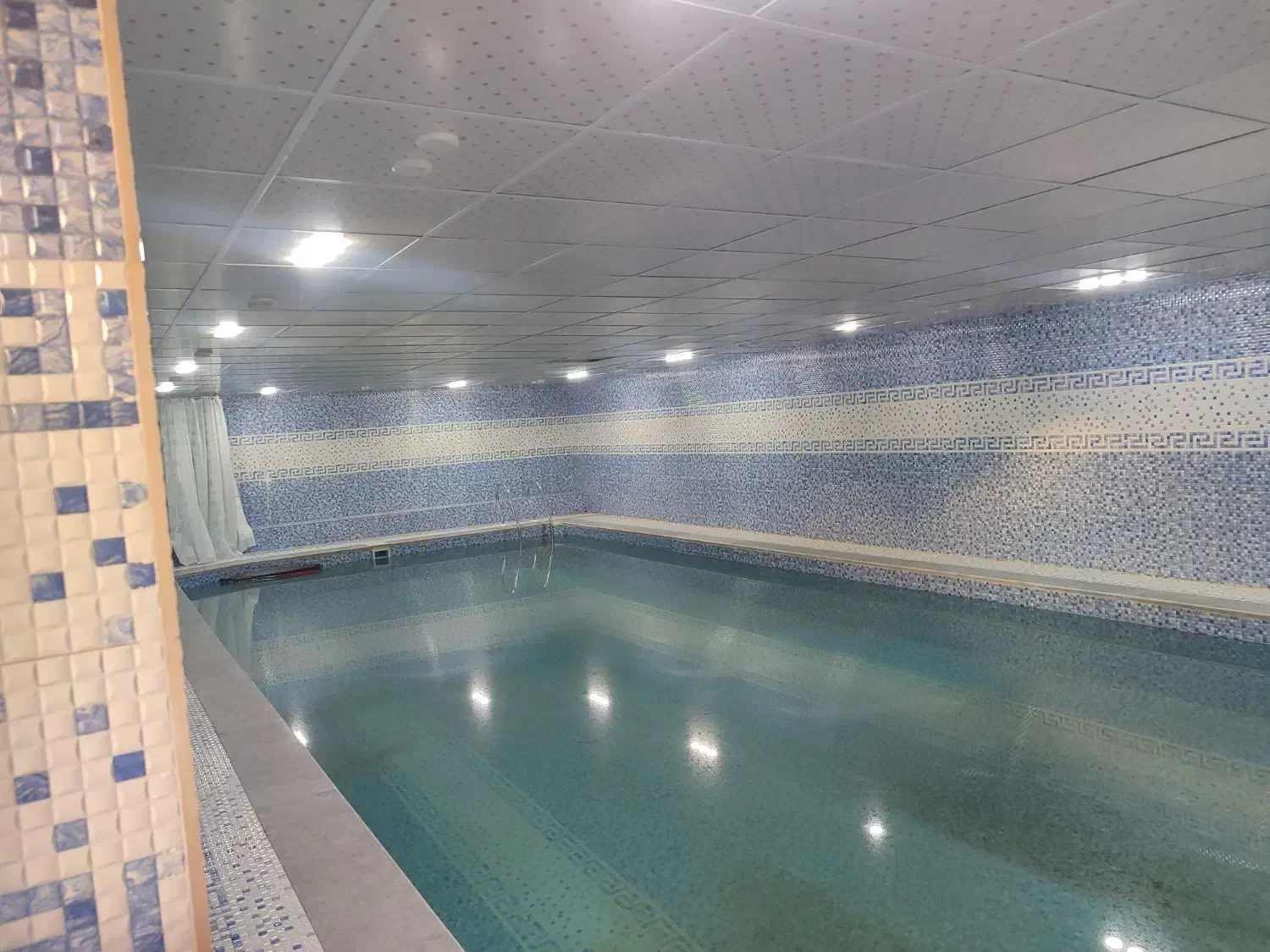 اجاره خانه باغ مبله ویلا استخر دار سانیچ|اجارهٔ کوتاه‌مدت ویلا و باغ|یزد, |دیوار