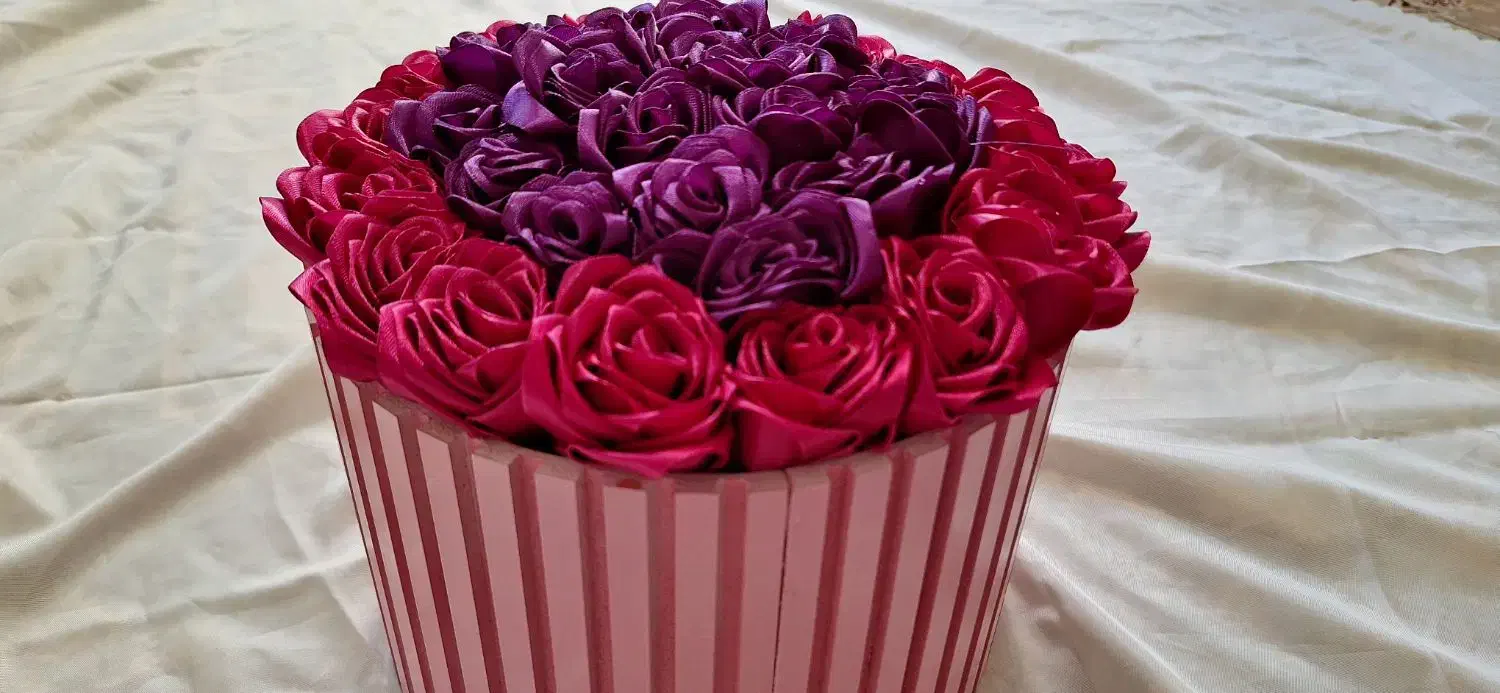 گل روبانی|گل مصنوعی|بروجن, |دیوار