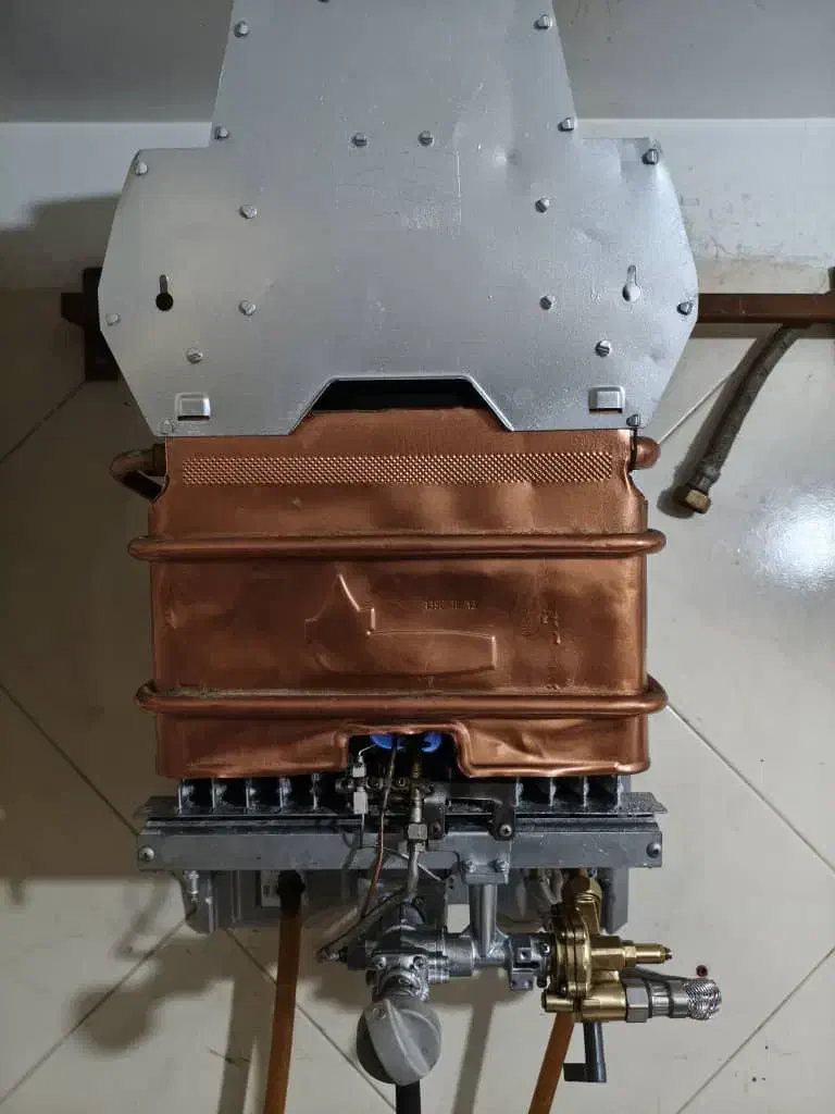 آبگرمکن دیواری بوتان ۳۱۱۵کم فشار درحد|آبگرمکن، پکیج، شوفاژ|کرج, حسین آباد (اکبر آباد)|دیوار