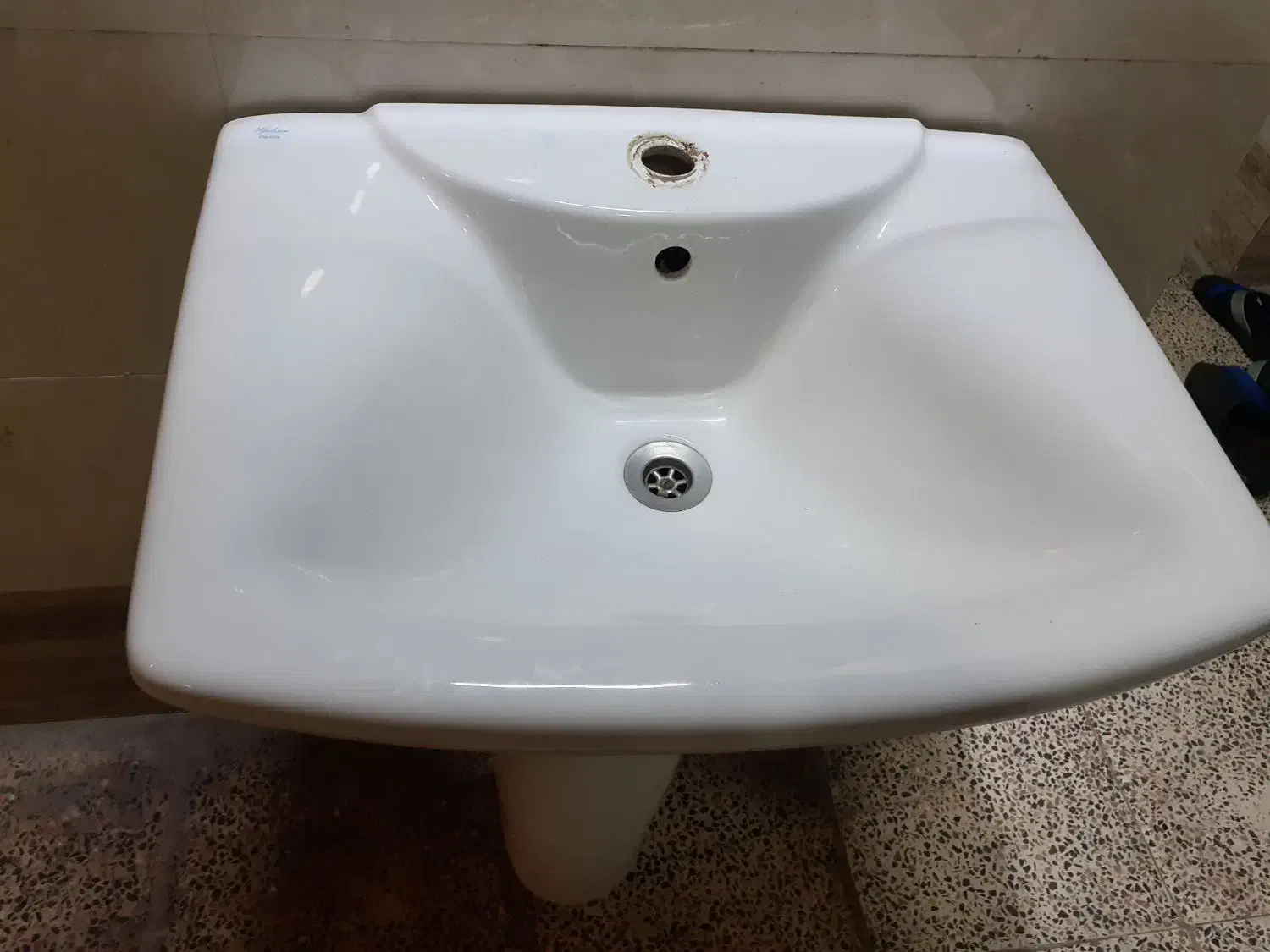 روشویی سایز متوسط سرامیکی جنس درجه یک|لوازم سرویس بهداشتی|اهواز, لشکرآباد|دیوار