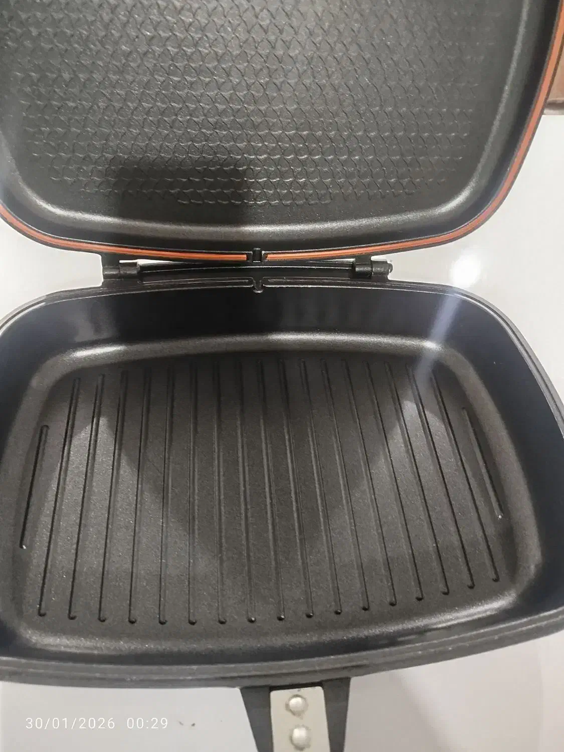 تابه رژمی|ظروف پخت‌وپز|خواف, |دیوار