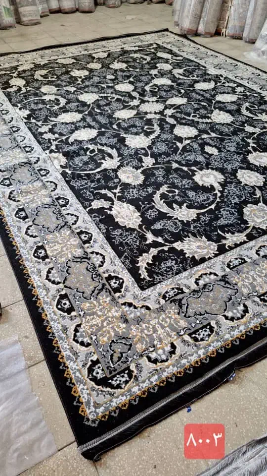 حراج فرش در خیابان وحیدفرش اقساط بدون هیچ گونه سود|فرش|سیرجان, |دیوار