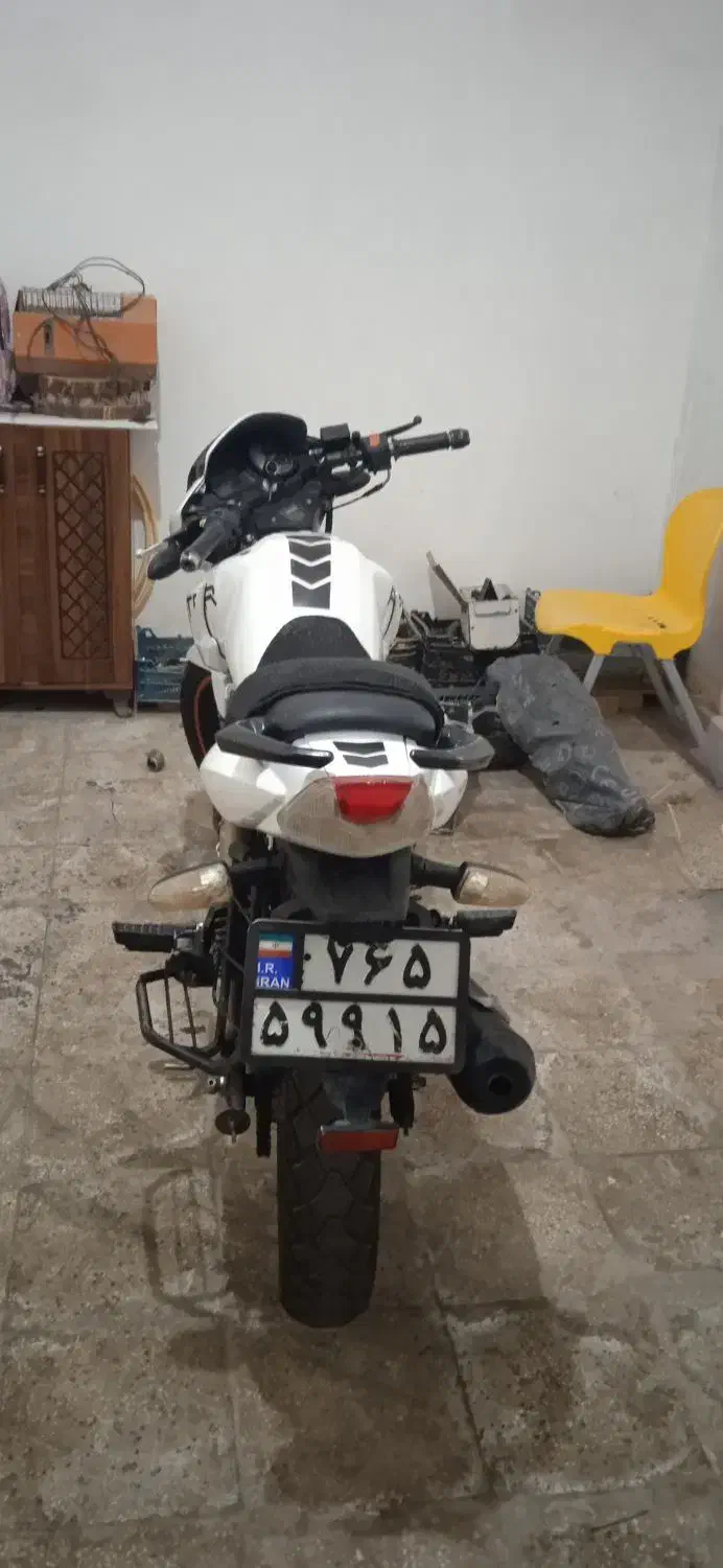 آپاچی 180سفید مدل 90|موتورسیکلت|تربتحیدریه, سرمحله|دیوار