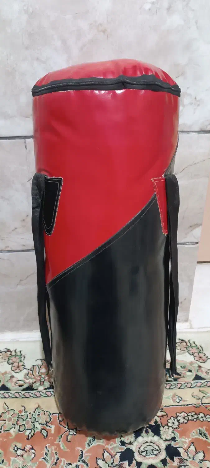 کیسه بوکس به همراه بقیه وسایل|تجهیزات ورزشی|تربت جام, نظامی|دیوار