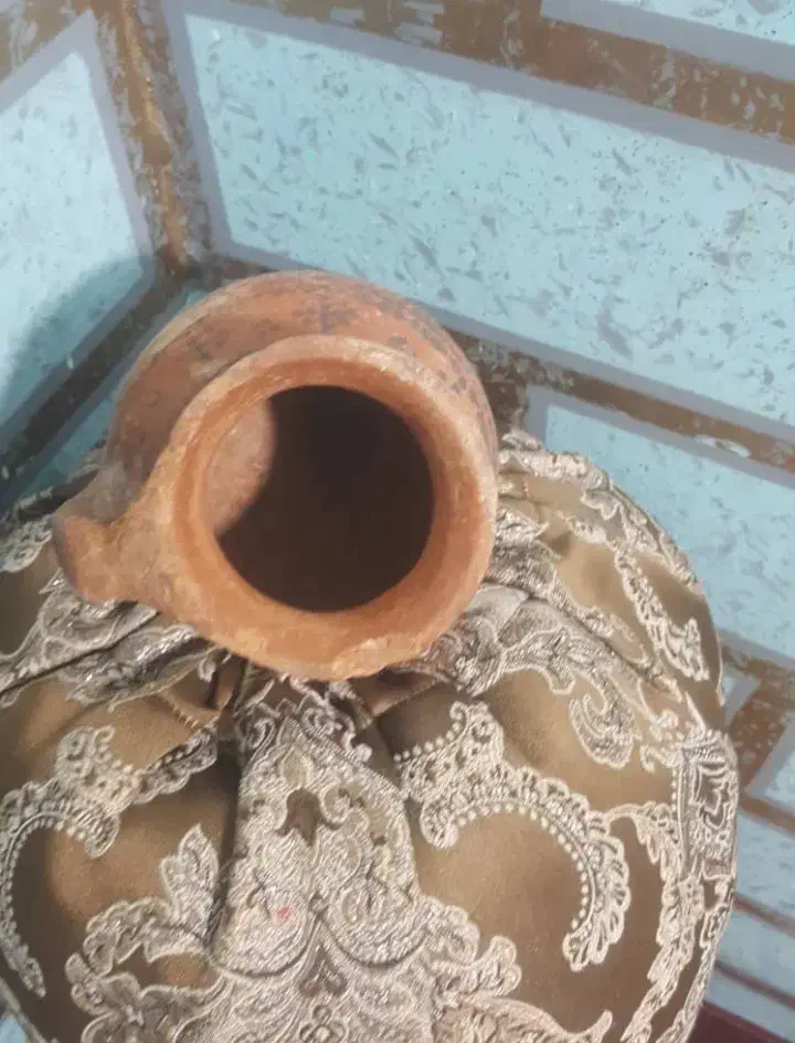 بدلیجات سفالی. آفتابه تاس|بدلیجات|مراغه, |دیوار