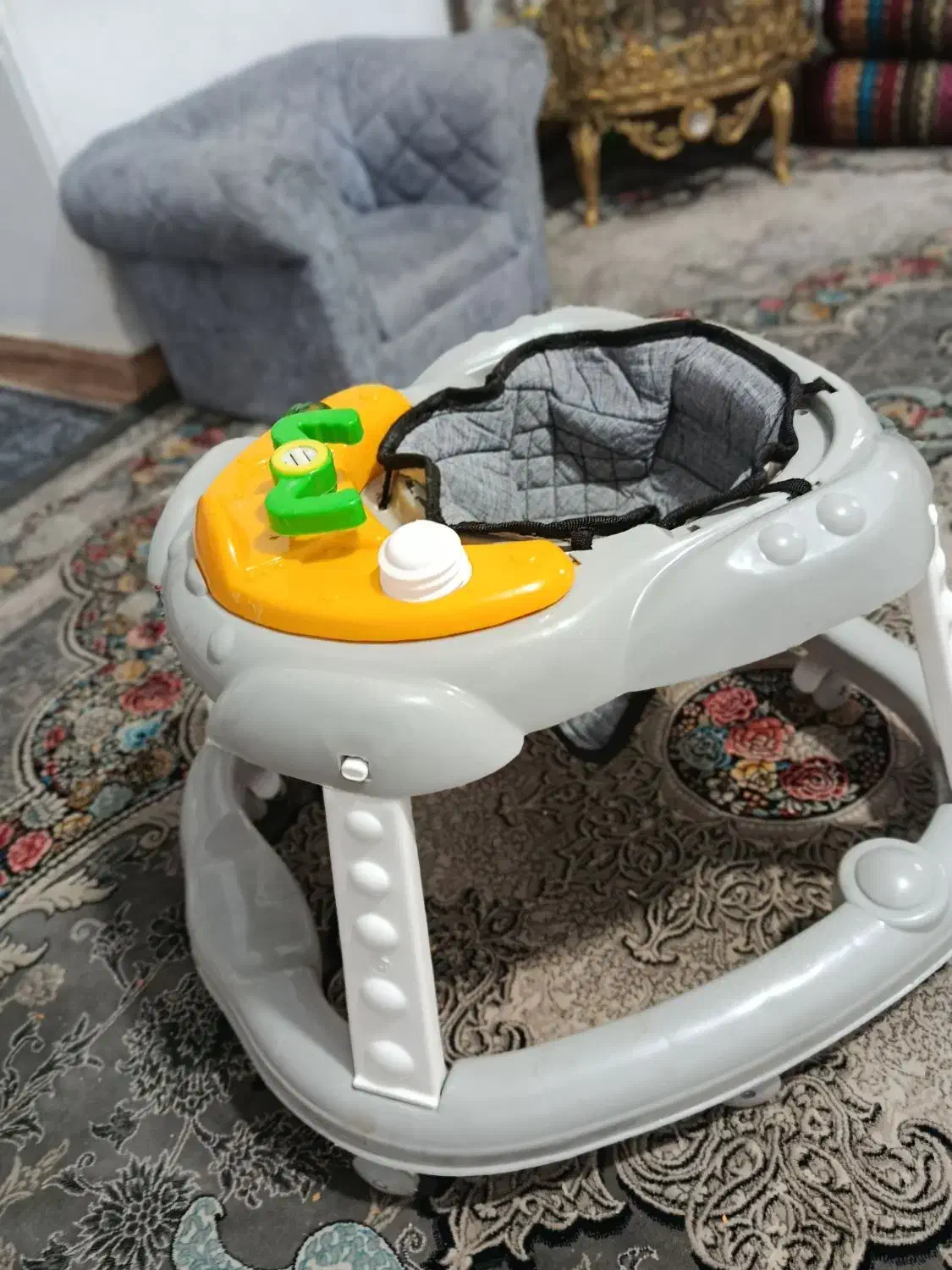 روروک|اسباب و اثاث بچه|رباط‌کریم, رباط‌کریم|دیوار