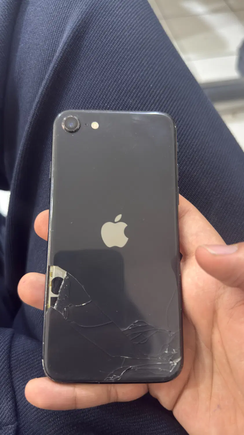 Iphone se2020 128GB|موبایل|شیراز, تپه تلویزیون|دیوار