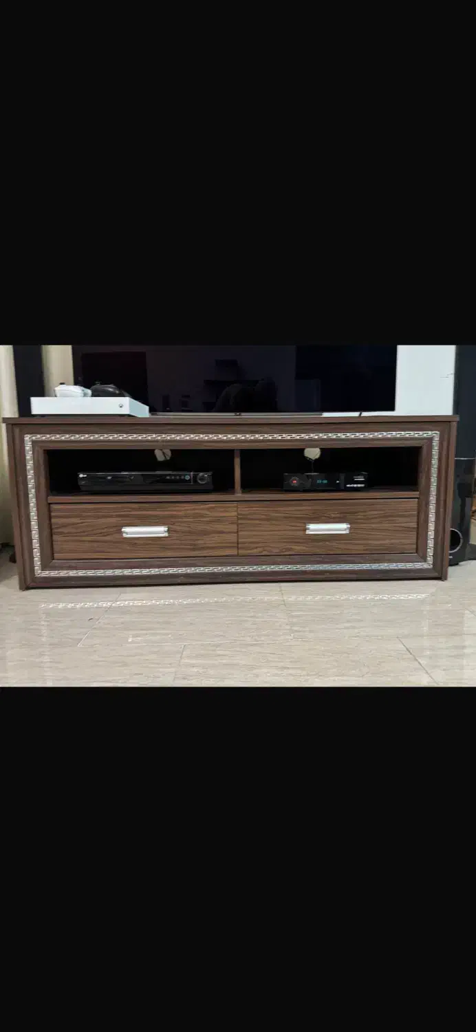 میز تلویزیون سه میلیون در حد نو|میز تلویزیون|ماکو, |دیوار