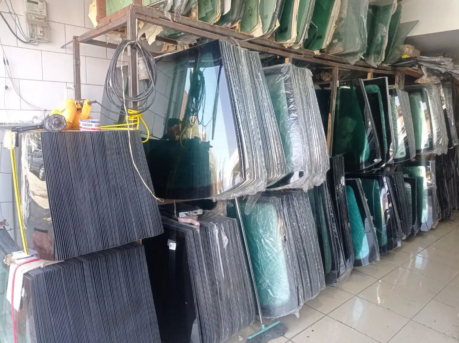 شیشه اتومبیل،بالابر|قطعات یدکی و لوازم جانبی|کرمان, |دیوار