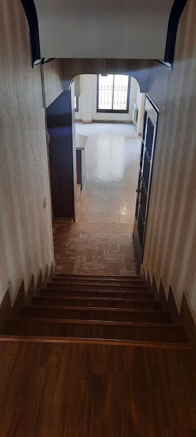 رهن و اجاره آپارتمان ۱۳۰ متری ۳ خوابه شمال ستارخان