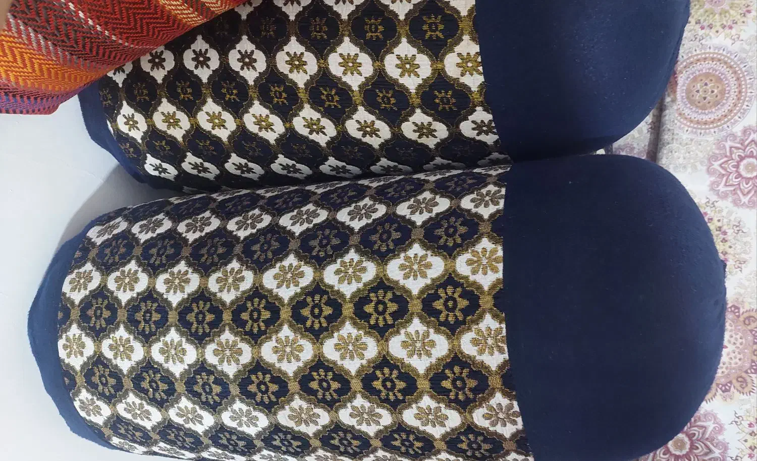 بالش گرد|رختخواب، بالش، پتو|آبادان, |دیوار