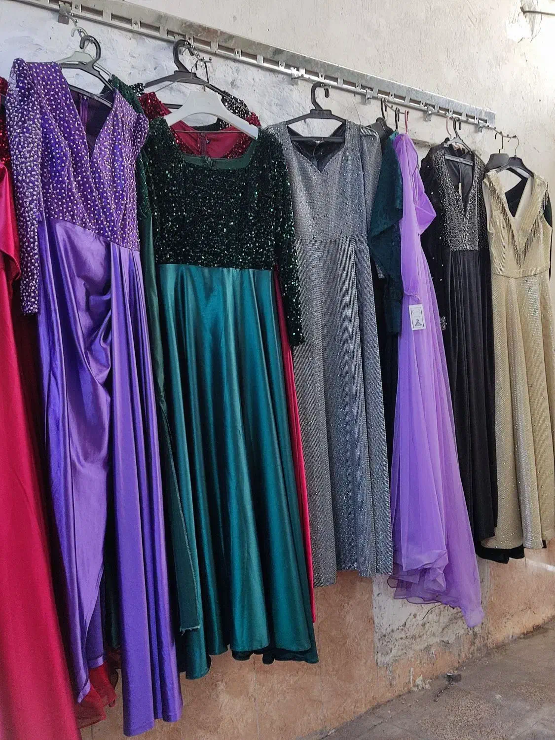 لباس مجلسی زنانه ودخترانه کرایه فروش|لباس|بندر گناوه, |دیوار