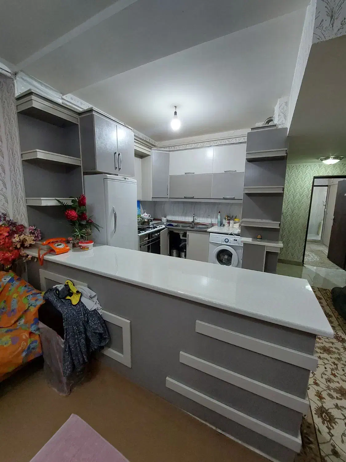 فروش واحد ۶۰ متری دارای پارکینگ و انباری و بالکن|فروش آپارتمان|اشتهارد, |دیوار