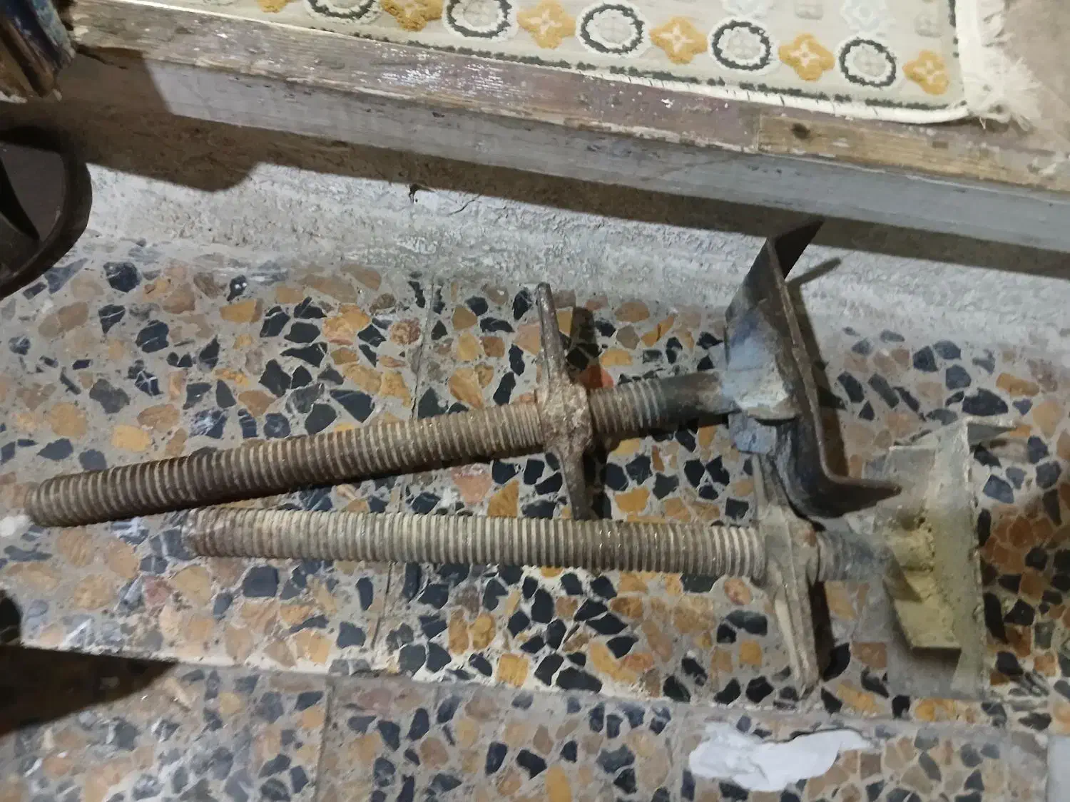 تعدادی سر جک قالبندی|مصالح و تجهیزات ساختمان|بیرانوند, |دیوار