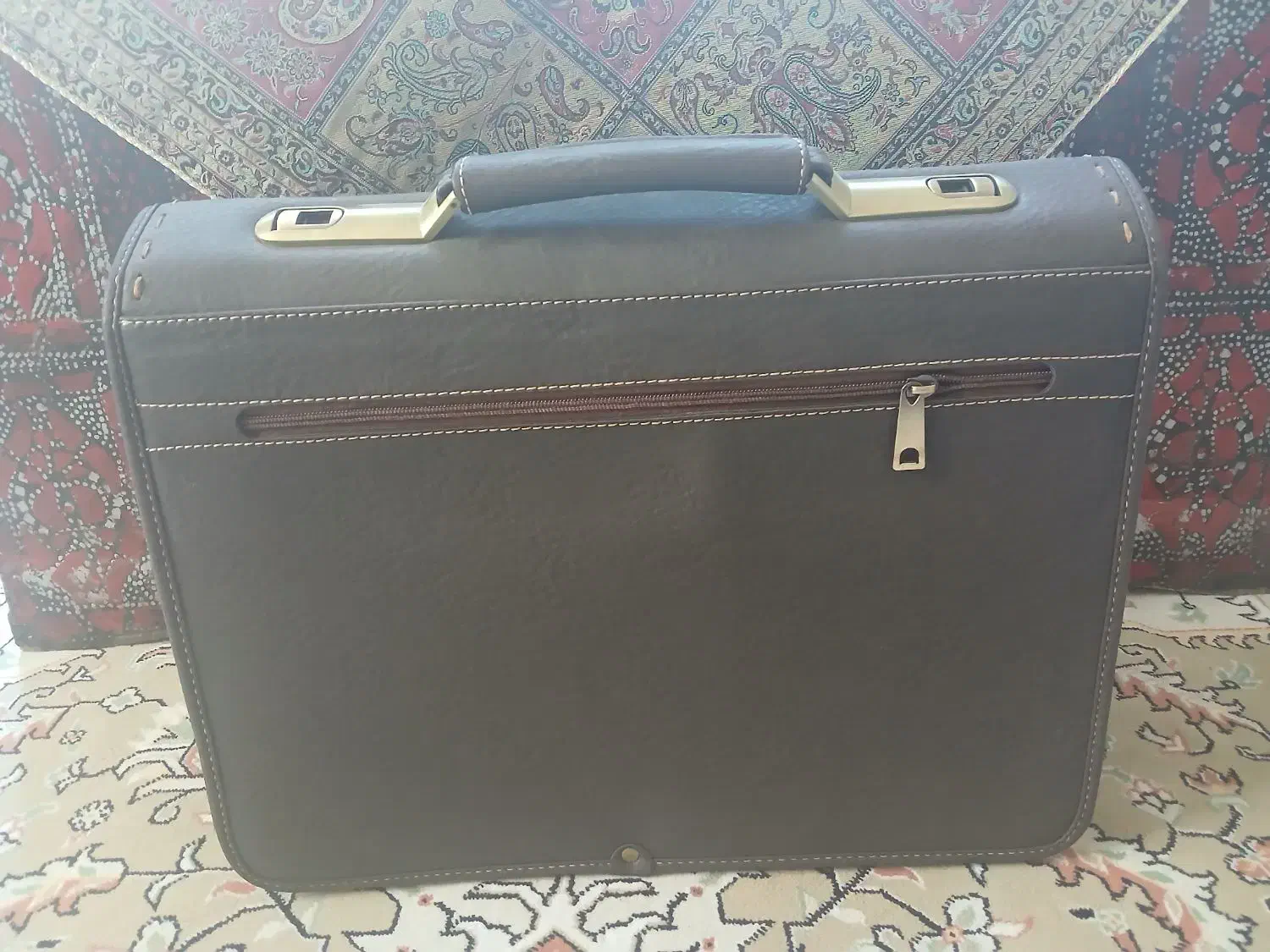 کیف دانشجویی|کیف، کفش، کمربند|نیشابور, خط کاشمر|دیوار