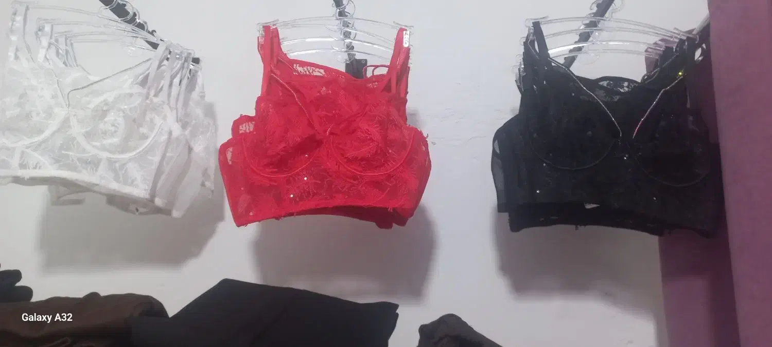 لباس زیر|لباس|داران, |دیوار