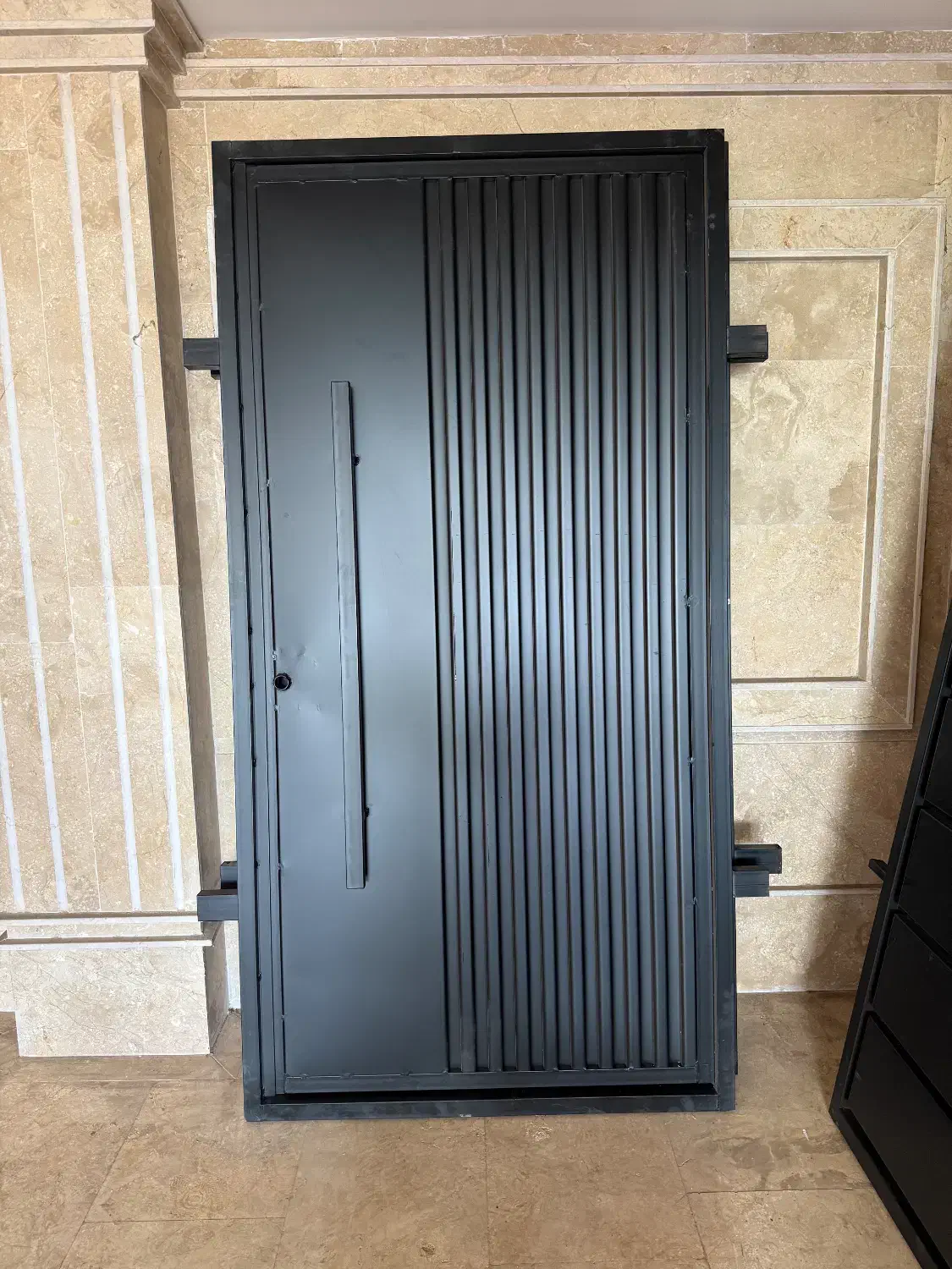 درب حیاط و اهنی سنگین سبک|مصالح و تجهیزات ساختمان|رشت, فخب|دیوار