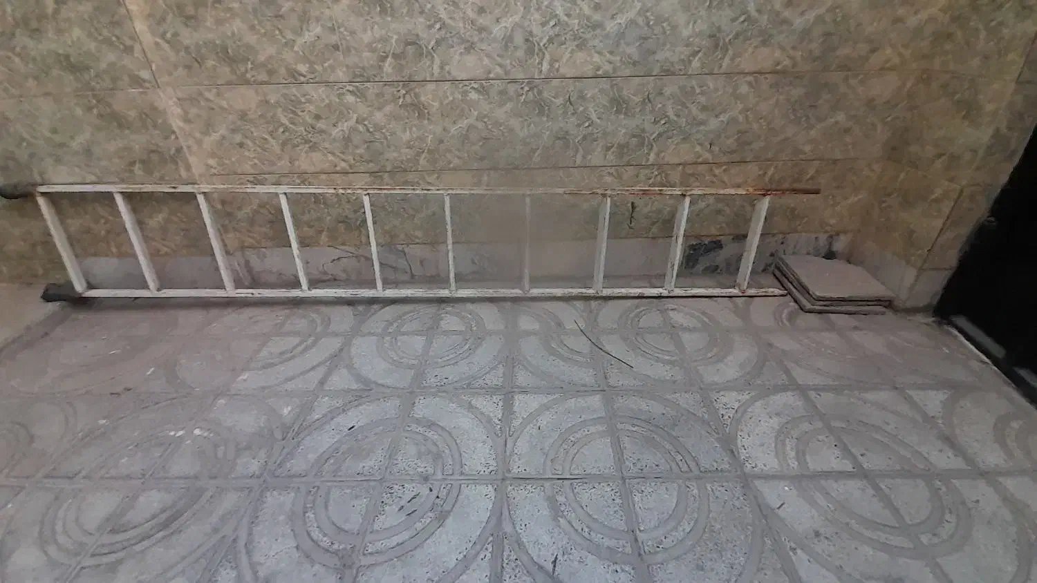 نردبان آهنی|ابزارآلات|چهارباغ, |دیوار