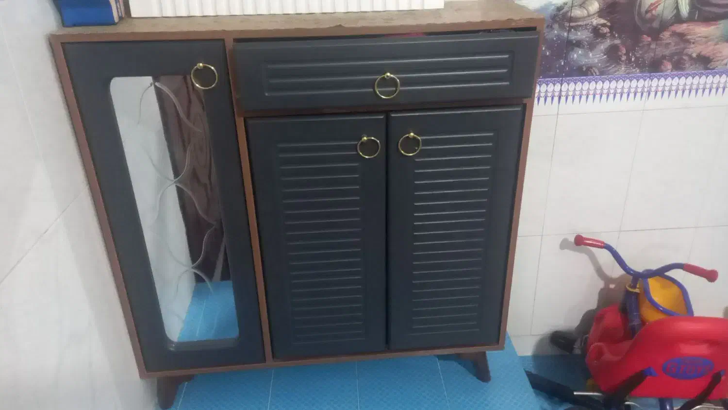 رنگ طوسی|جاکفشی، کمد، دراور|یاسوج, |دیوار