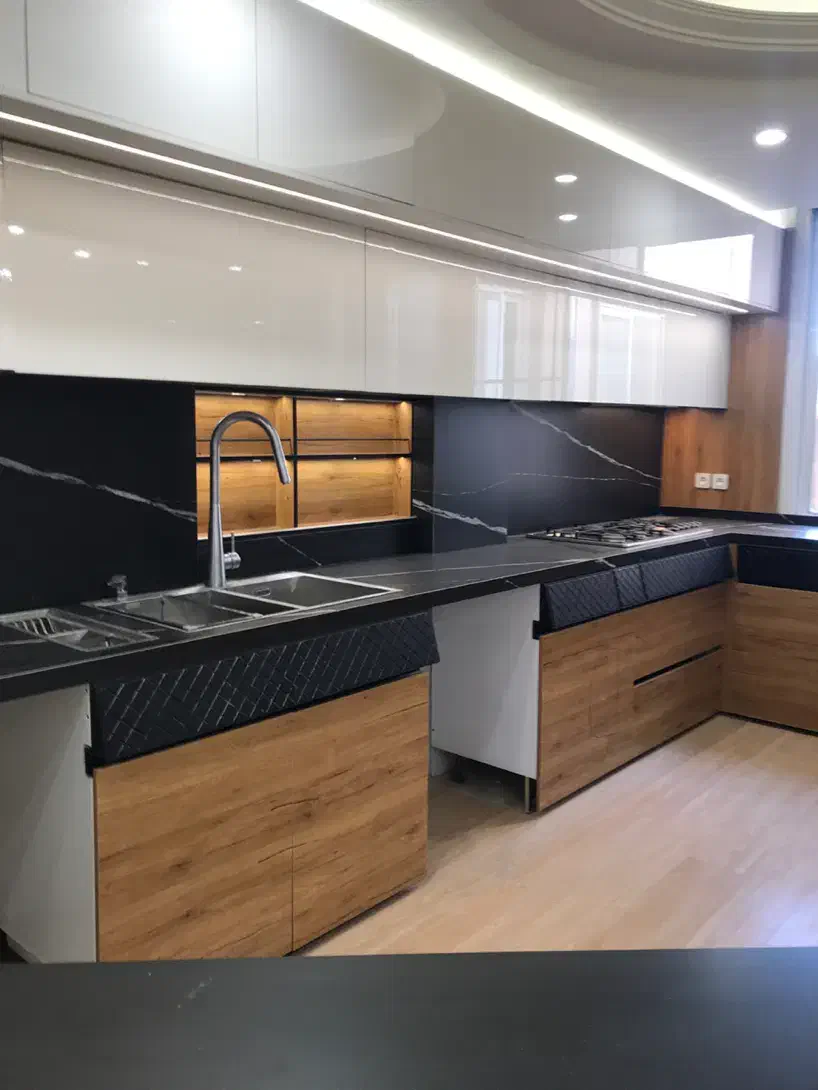 ۱۱۰متردوخواب/برج لوکس/ویو بی نظیر/۲پارکینگ/تراس